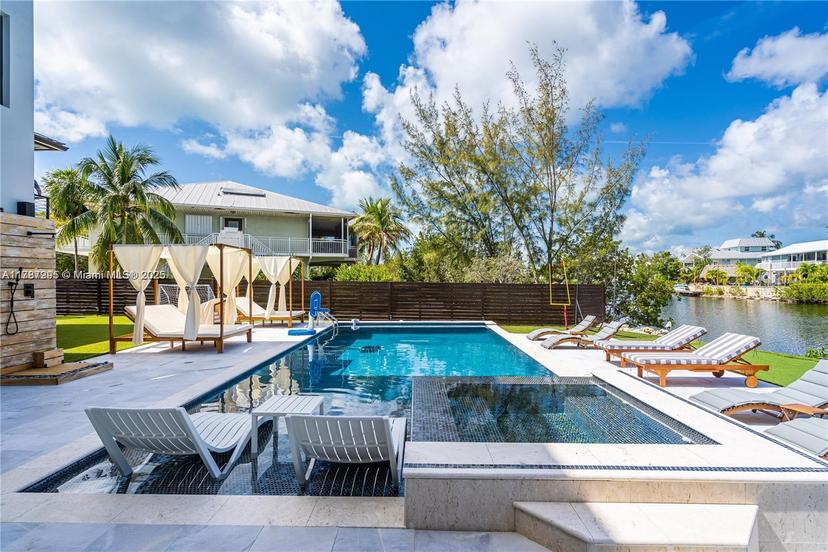 Picture of 32 N Bounty Ln, Key Largo FL 33037