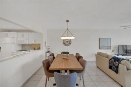Picture of 2861 Somerset Dr # 404, Lauderdale Lakes, FL 33311