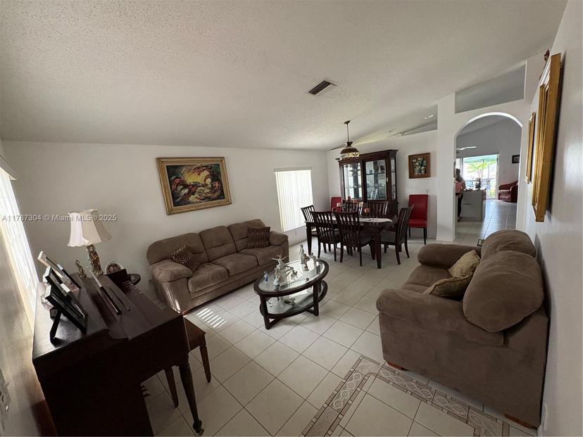 Picture of 1142 NW 130Th Ave, Pembroke Pines FL 33028