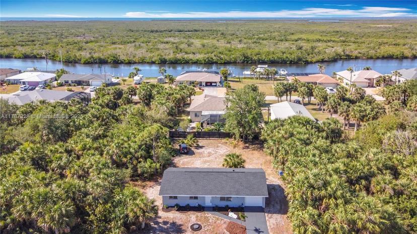 Picture of 18515 Aryshire Cir, Port Charlotte FL 33948