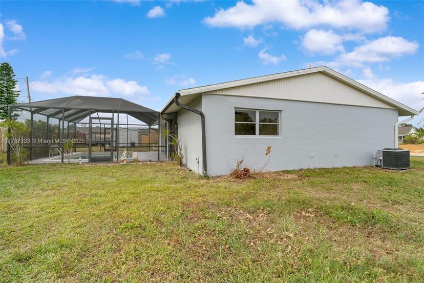 Picture of 957 Great Falls Ter Nw, Port Charlotte FL 33948