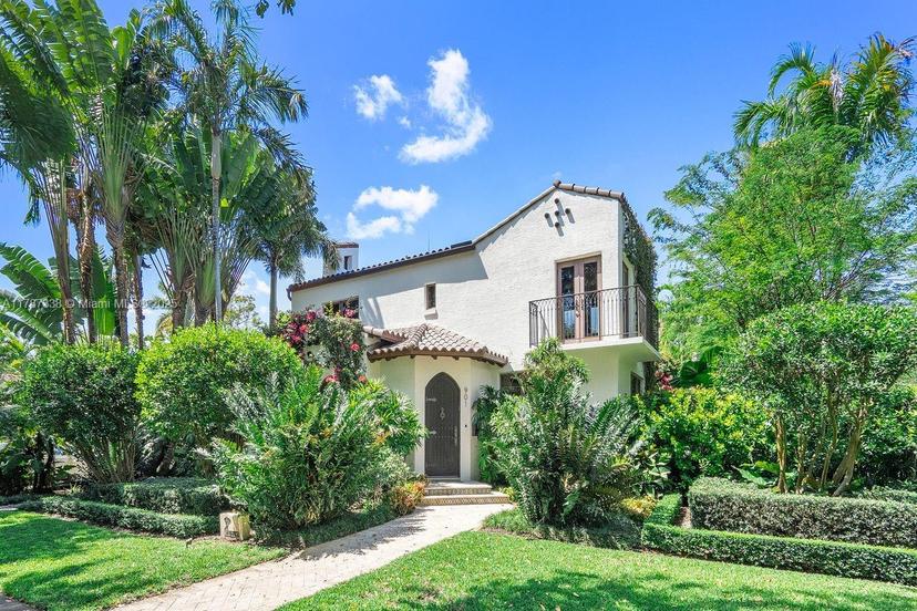 Picture of 901 Valencia Ave, Coral Gables FL 33134
