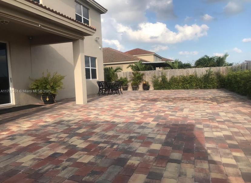 Picture of 11000 SW 227Th Ter, Miami FL 33170