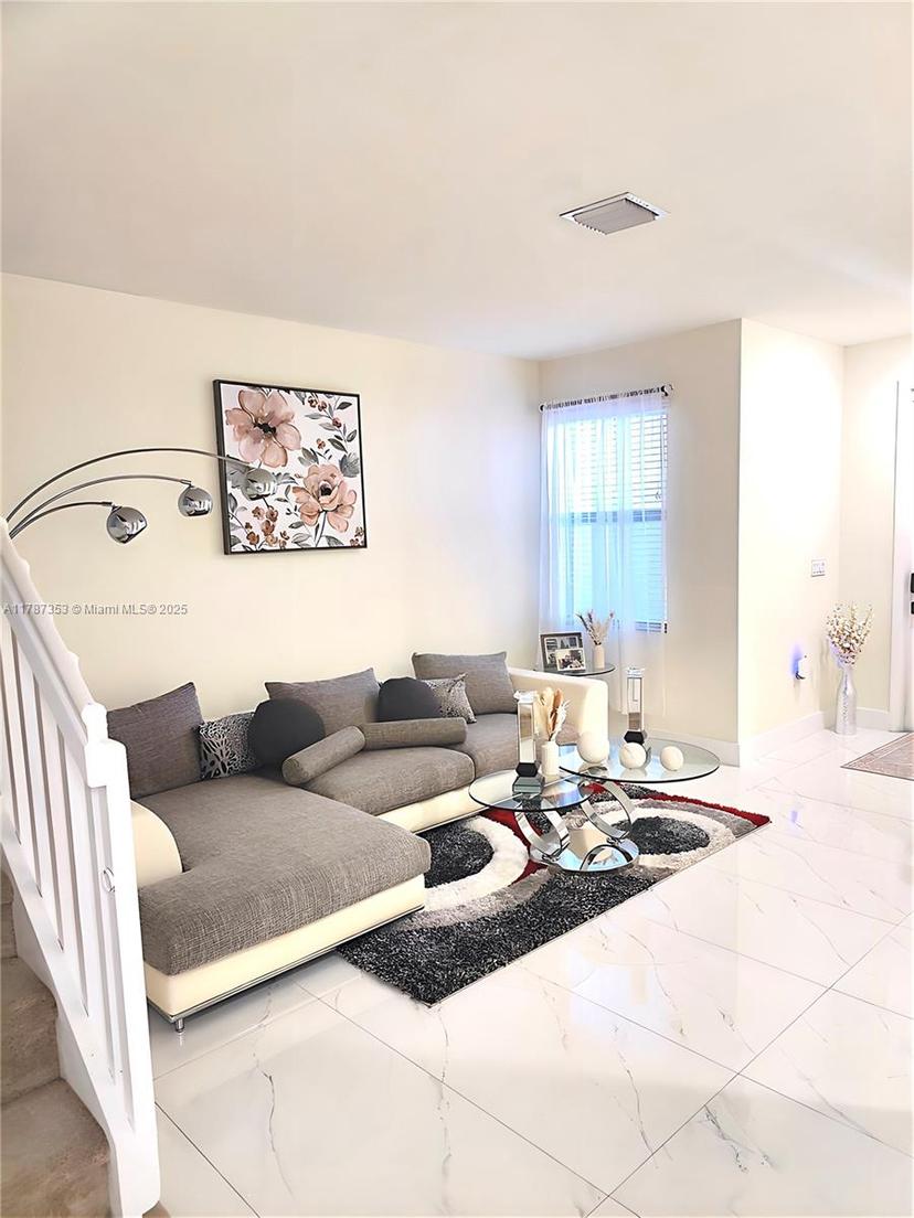 Picture of 10315 W 32Nd Ln, Hialeah FL 33018