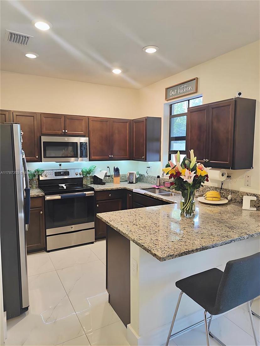Picture of 10315 W 32Nd Ln, Hialeah FL 33018