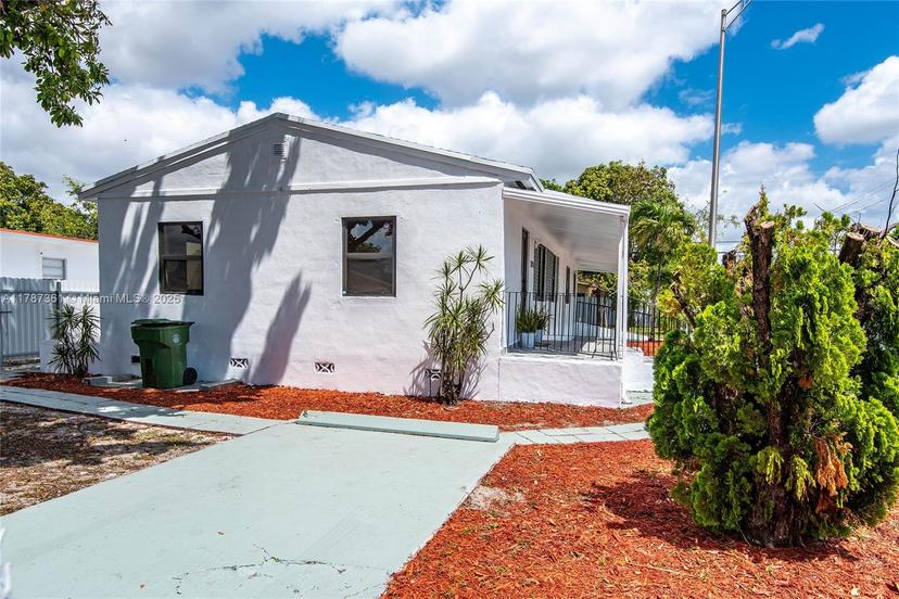 Picture of 1710 E 6Th Ave, Hialeah FL 33010