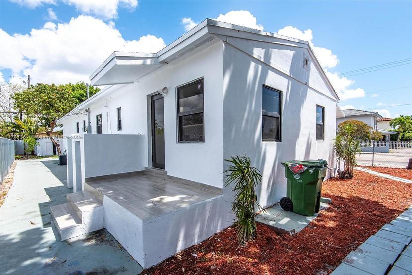 Picture of 1710 E 6Th Ave, Hialeah FL 33010