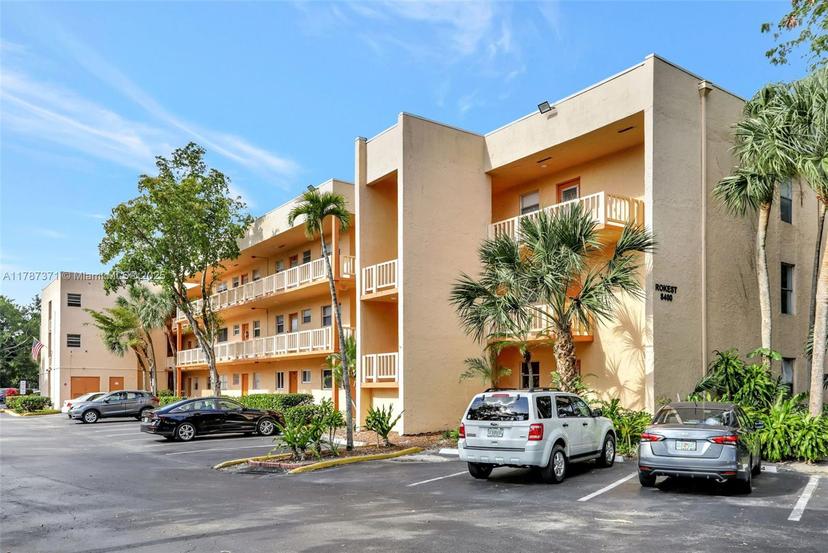 Picture of 8400 Lagos De Campo Blvd # 212, Tamarac FL 33321