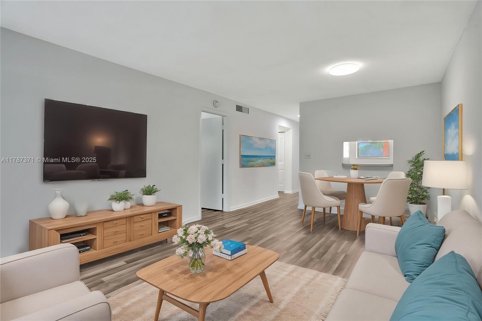 Picture of 8400 Lagos De Campo Blvd # 212, Tamarac, FL 33321