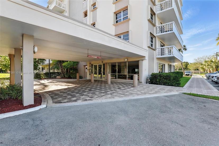 Picture of 1831 NE 38Th St # 402, Oakland Park FL 33308