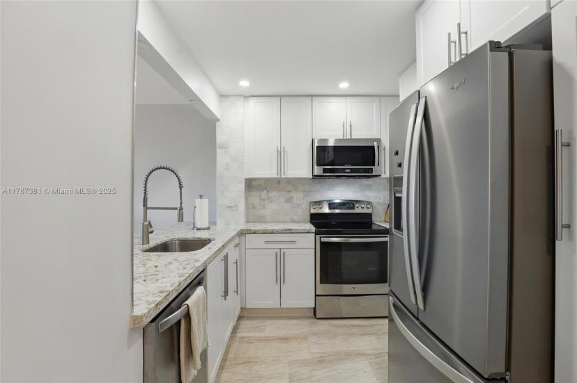 Picture of 1831 NE 38Th St # 402, Oakland Park FL 33308
