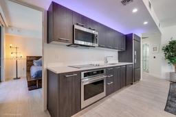 Picture of 45 SW 9Th St # 1808, Miami, FL 33130