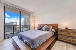 Picture of 45 SW 9Th St # 1808, Miami, FL 33130