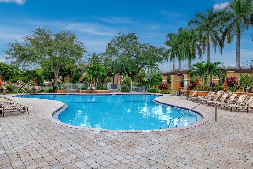 Picture of 4971 Leeward Ln # 3004, Dania Beach FL 33312