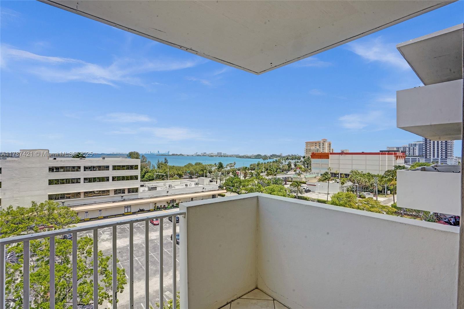 Picture of 1455 N Treasure Dr # 7F, North Bay Village, FL 33141