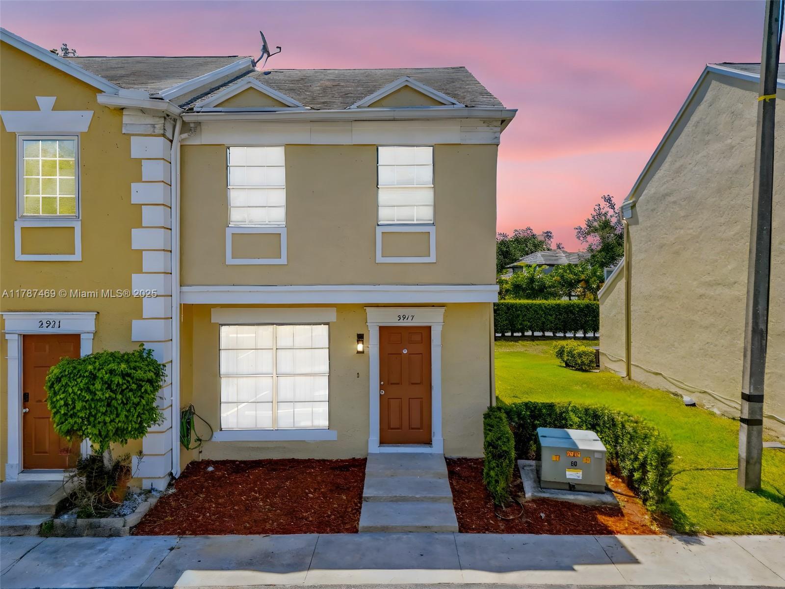 Picture of 2917 NW Belmont Ln # 2917, Cooper City, FL 33026