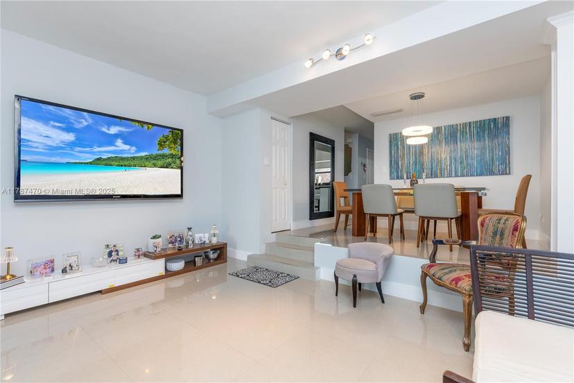 Picture of 8956 Palm Tree Ln # 8956, Pembroke Pines FL 33024
