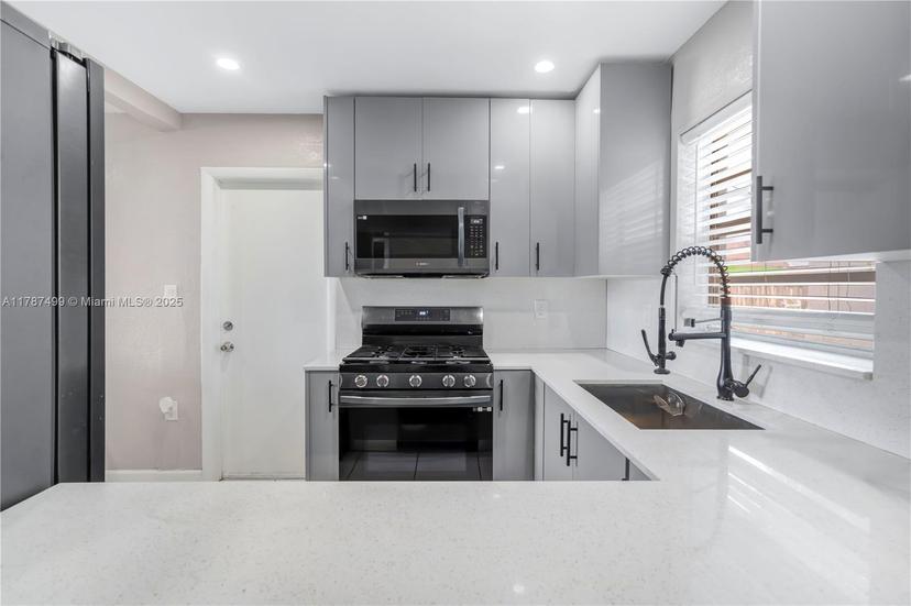 Picture of 6501 Scott St, Hollywood FL 33024