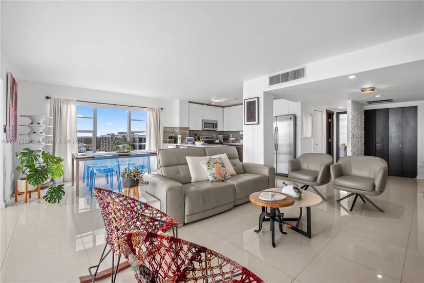 Picture of 11111 Biscayne Blvd # 19G, Miami FL 33181