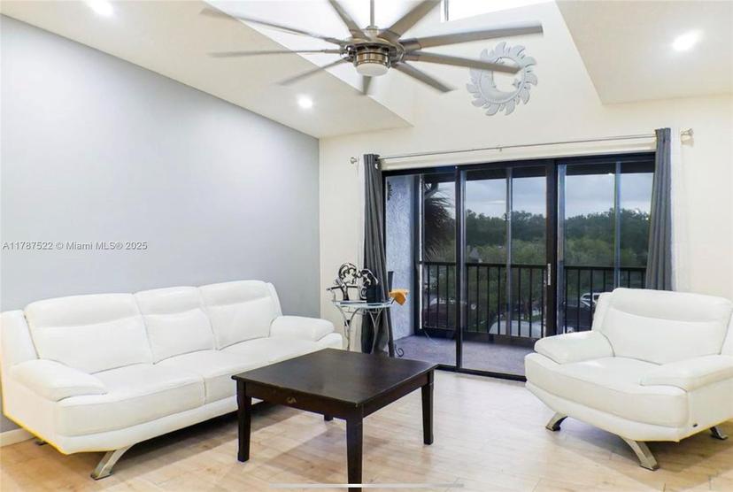 Picture of 4701 Lakeside Club Blvd # 18, Fort Myers FL 33905