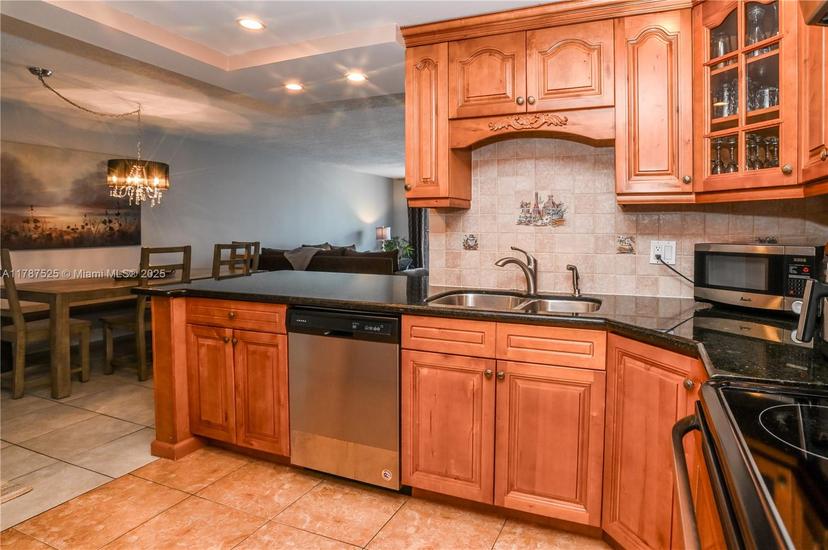 Picture of 501 E Dania Beach Blvd # 3D, Dania Beach FL 33004