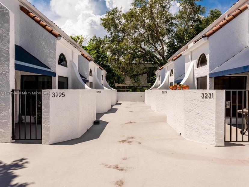 Picture of 3229 Mary St # 2, Miami FL 33133