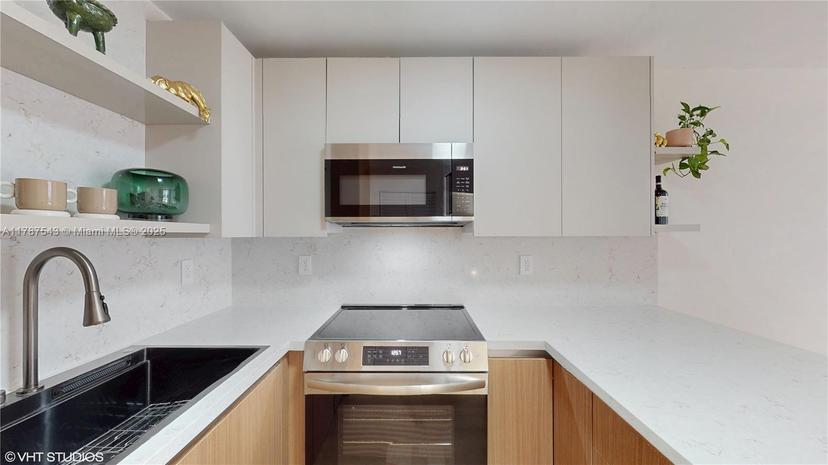 Picture of 1666 West Ave # 305, Miami Beach FL 33139