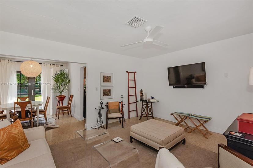 Picture of 430 NE 132Nd Ter, North Miami FL 33161