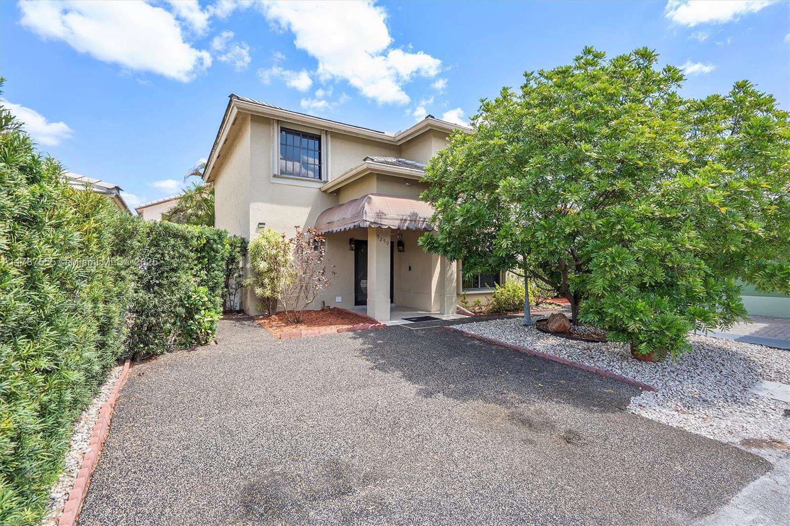 Picture of 5259 NW 186Th Ln, Miami Gardens, FL 33055