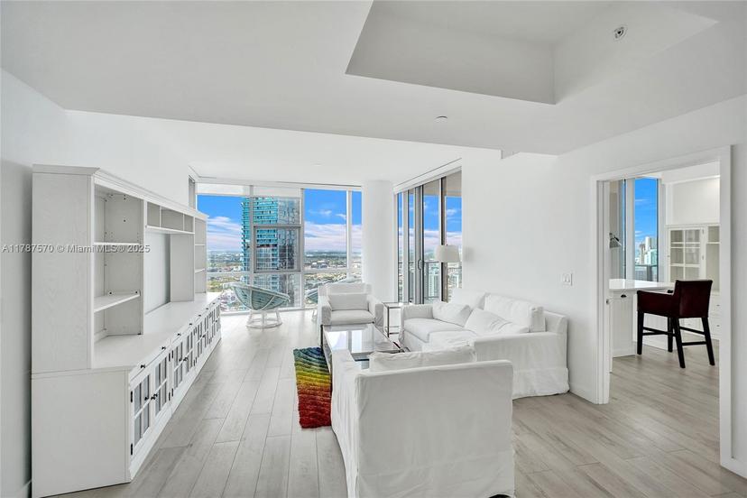 Picture of 851 NE 1St Ave # 4502, Miami FL 33132