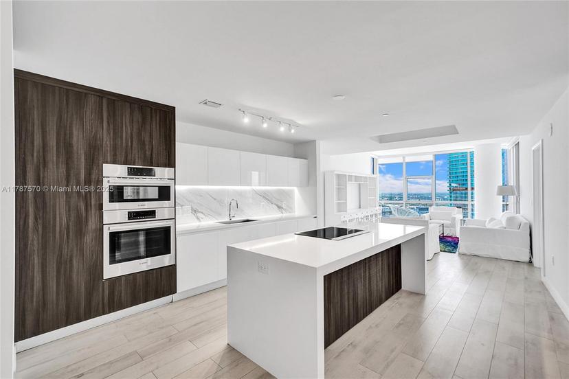 Picture of 851 NE 1St Ave # 4502, Miami FL 33132