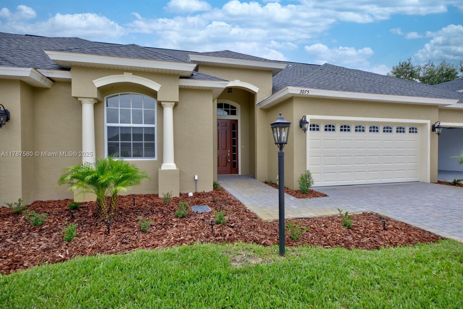 Picture of 3075 Royal Oaks Court, Sebring, FL 33875