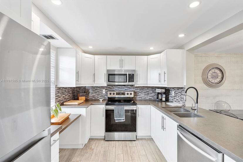 Picture of 441 SE 3 Rd. St. # 302, Dania Beach FL 33004