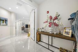 Picture of 718 Valencia Ave # 206, Coral Gables, FL 33134
