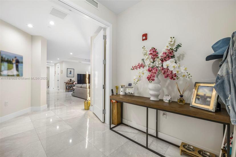 Picture of 718 Valencia Ave # 206, Coral Gables FL 33134