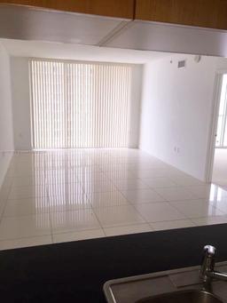 Picture of 1750 N Bayshore Dr # 5105, Miami, FL 33132