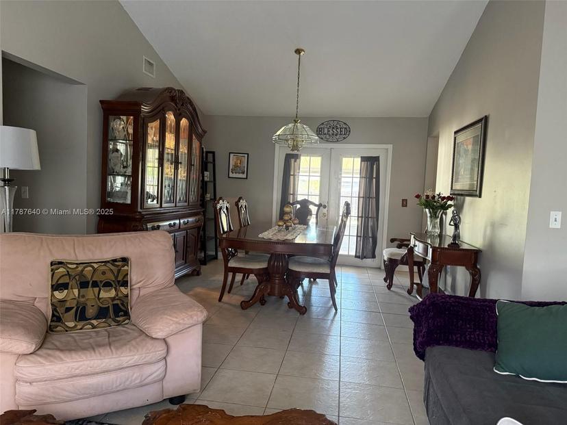 Picture of 1057 SW Bellevue Ave, Port St. Lucie FL 34953