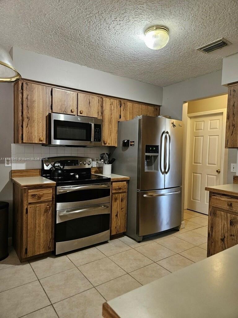 Picture of 1057 SW Bellevue Ave, Port St. Lucie FL 34953