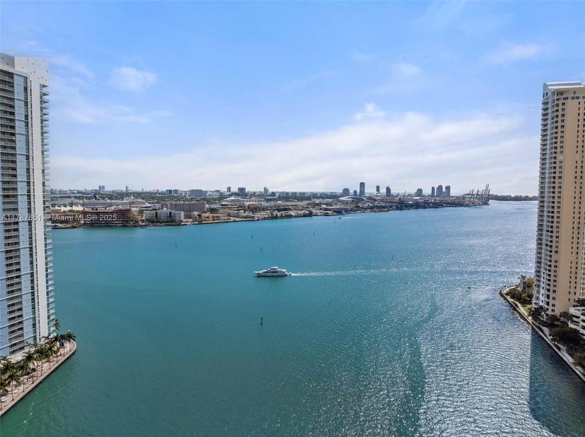 Picture of 300 S Biscayne Blvd # 802, Miami FL 33131