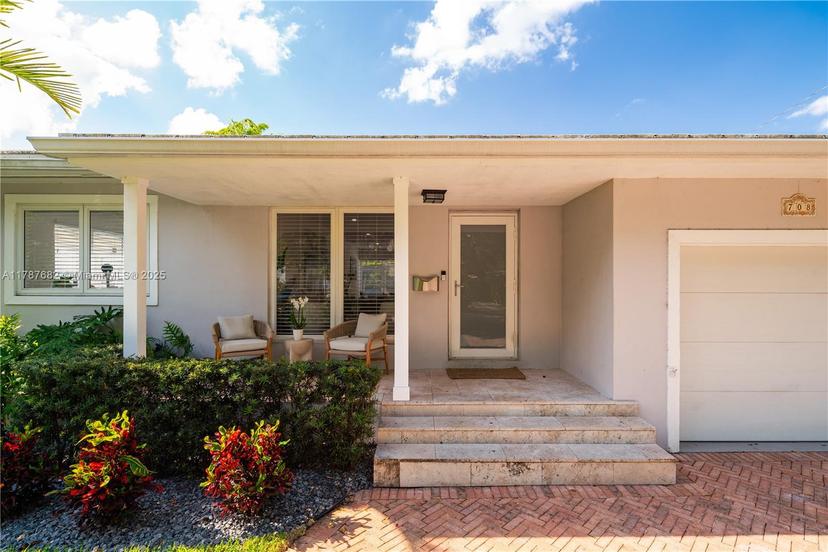 Picture of 708 Majorca Ave, Coral Gables FL 33134