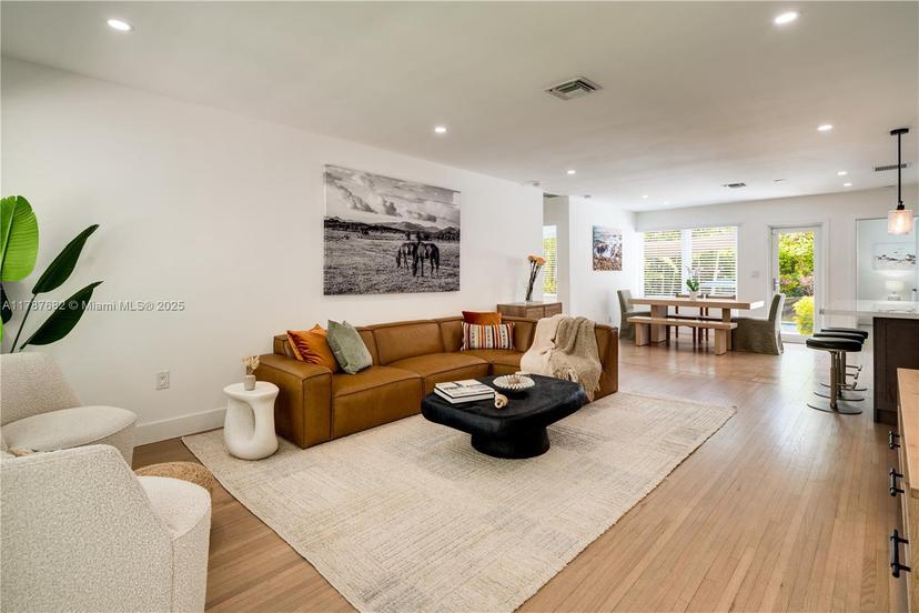 Picture of 708 Majorca Ave, Coral Gables FL 33134