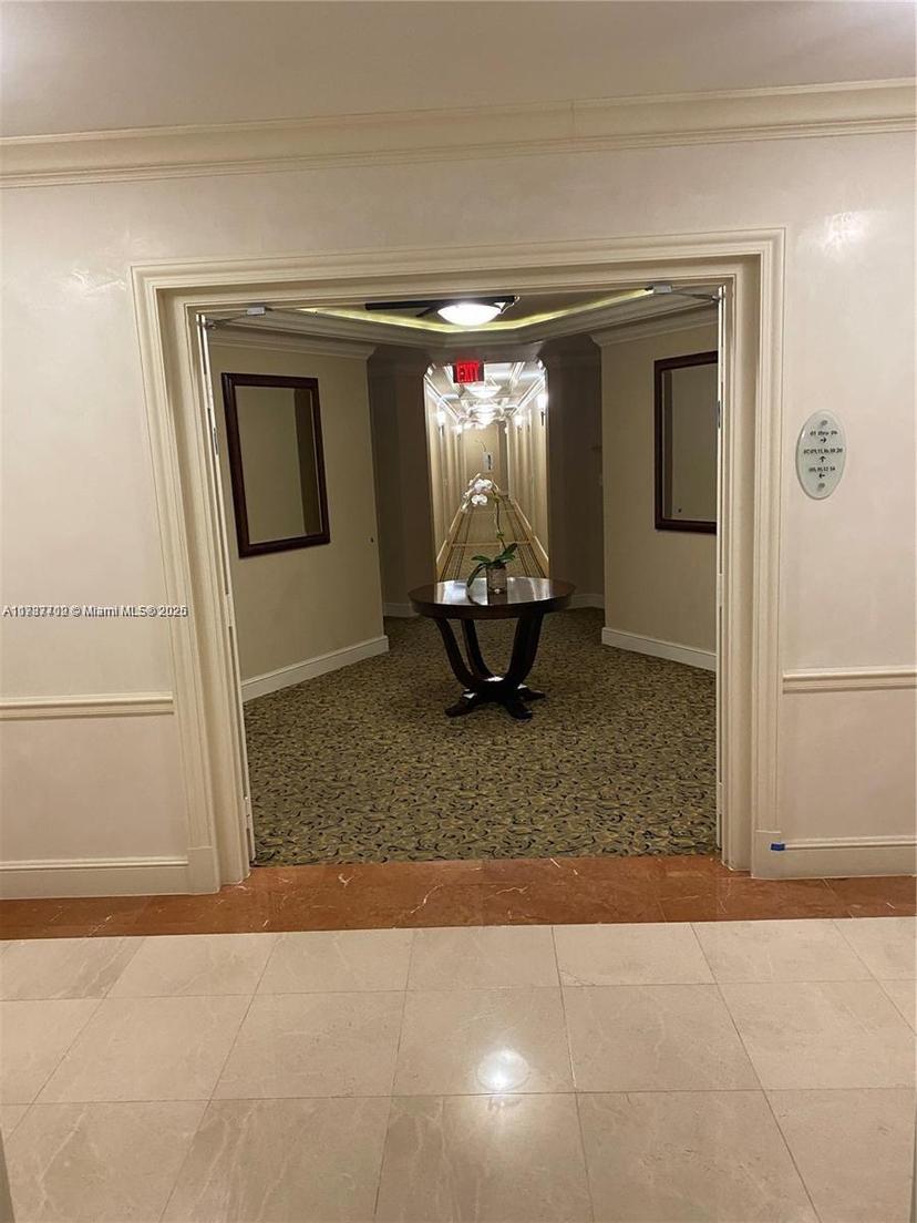 Picture of 19900 E Country Club Dr # 310, Aventura FL 33180