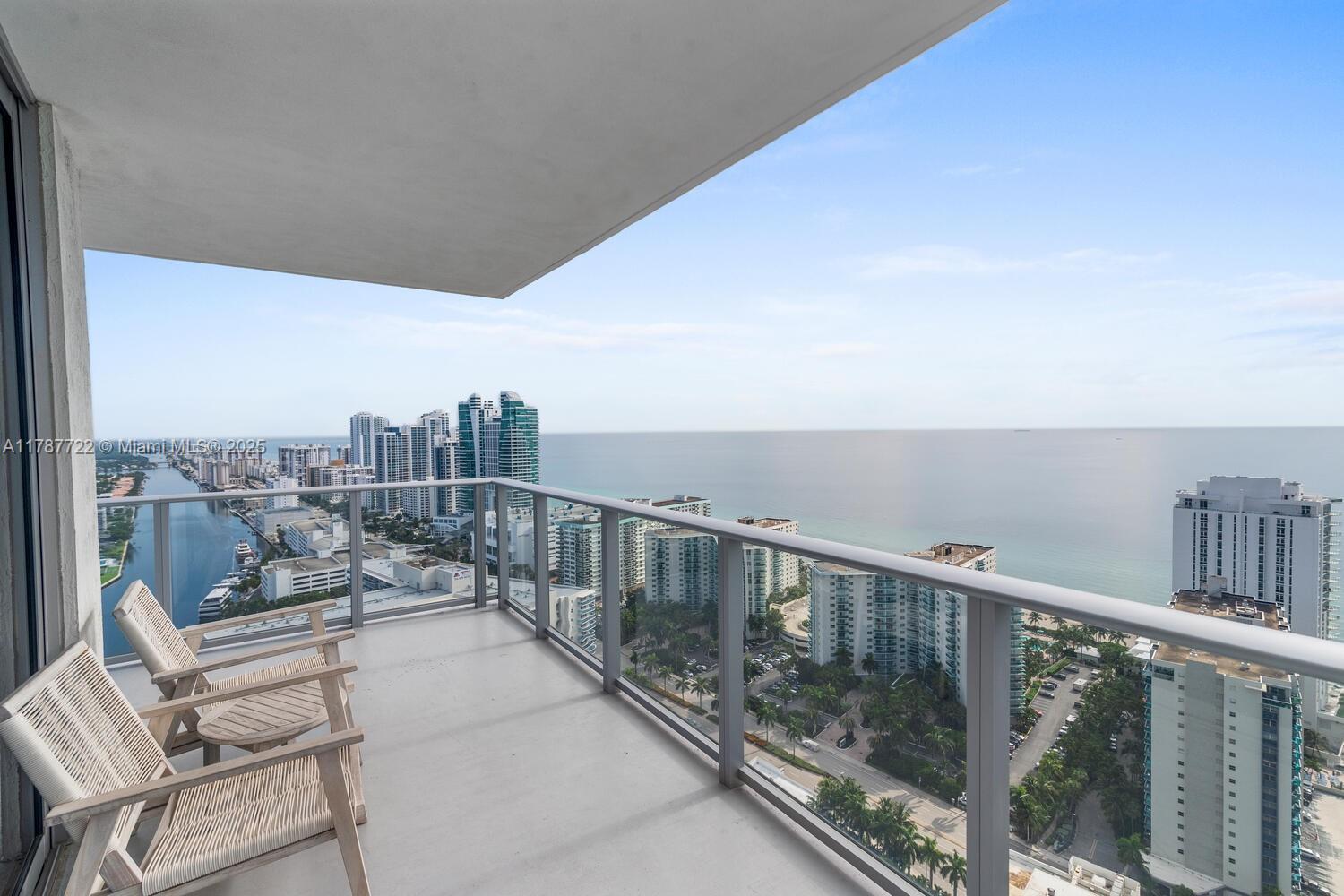Picture of 4010 S Ocean Dr # R2501, Hollywood, FL 33019
