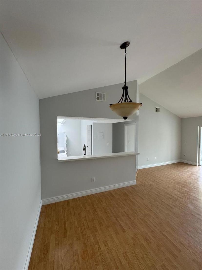 Picture of 18880 NW 57Th Ave # 306, Hialeah FL 33015