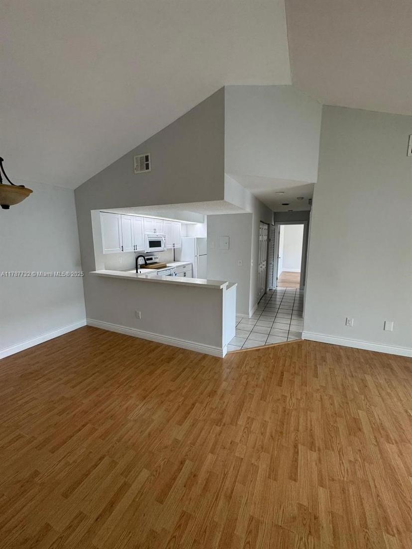 Picture of 18880 NW 57Th Ave # 306, Hialeah FL 33015