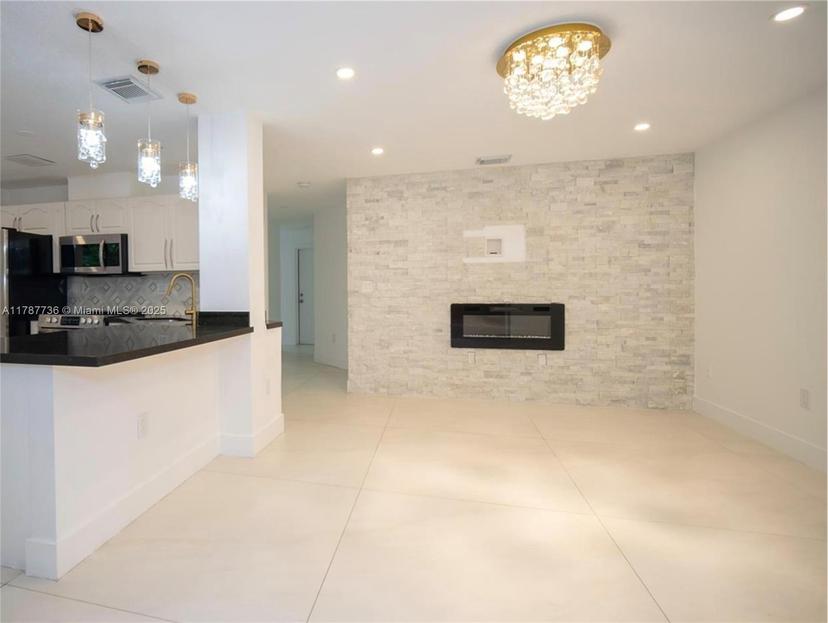 Picture of 4700 NW 111Th Ct, Doral FL 33178