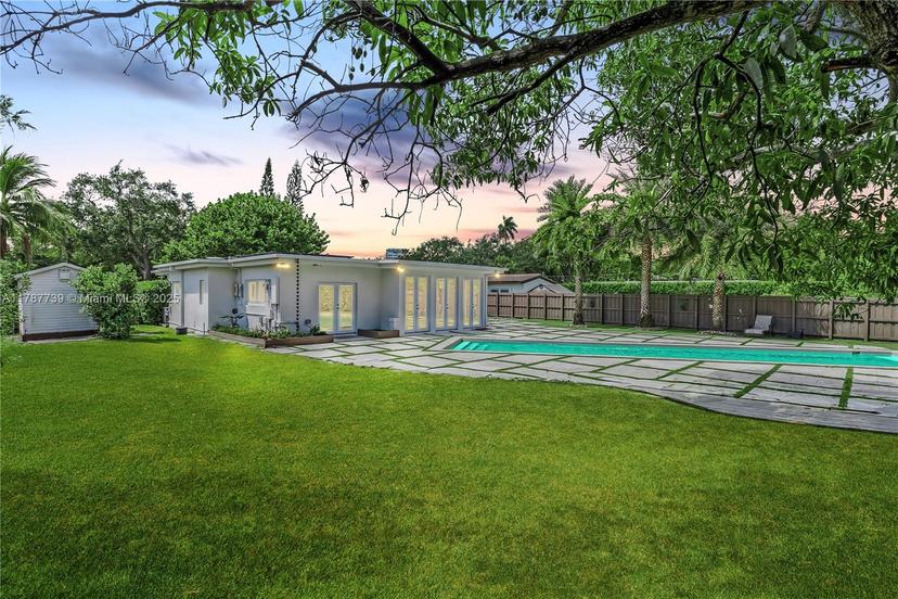 Picture of 2111 Alamanda Dr, North Miami FL 33181