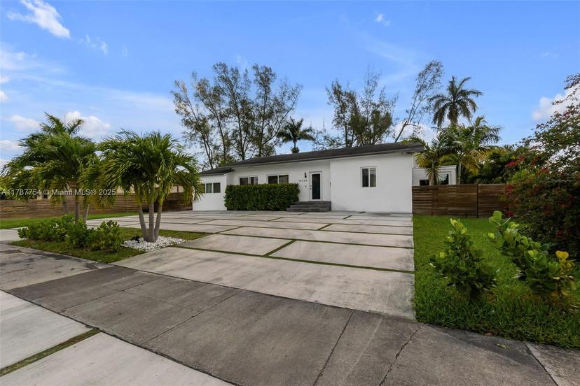 Picture of 14265 NE 3Rd Ct, Miami FL 33161