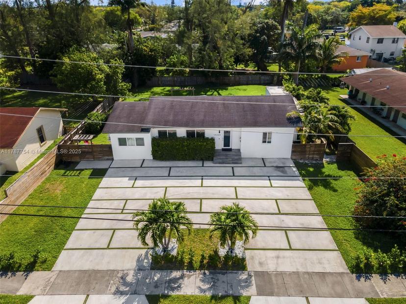 Picture of 14265 NE 3Rd Ct, Miami FL 33161