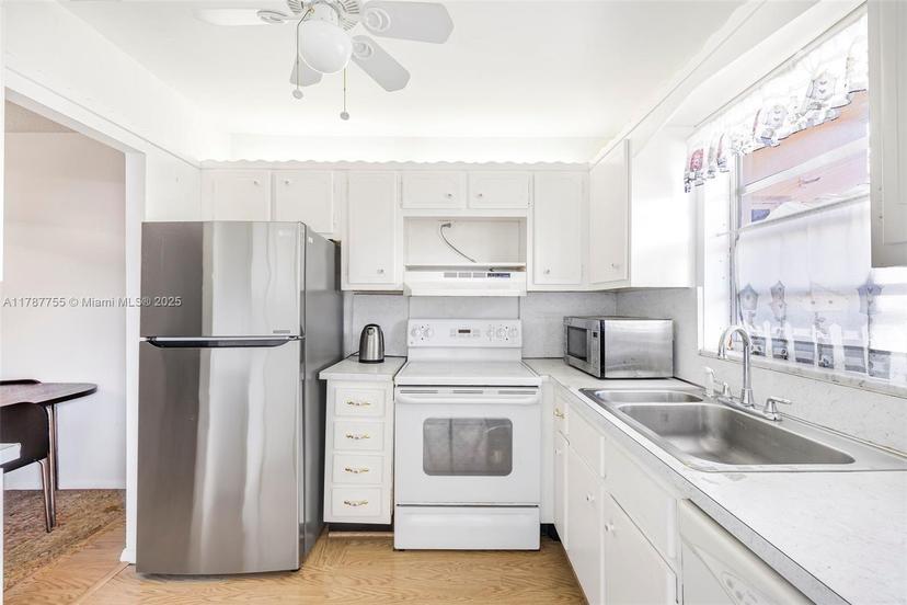 Picture of 5300 Washington St # Q207, Hollywood FL 33021